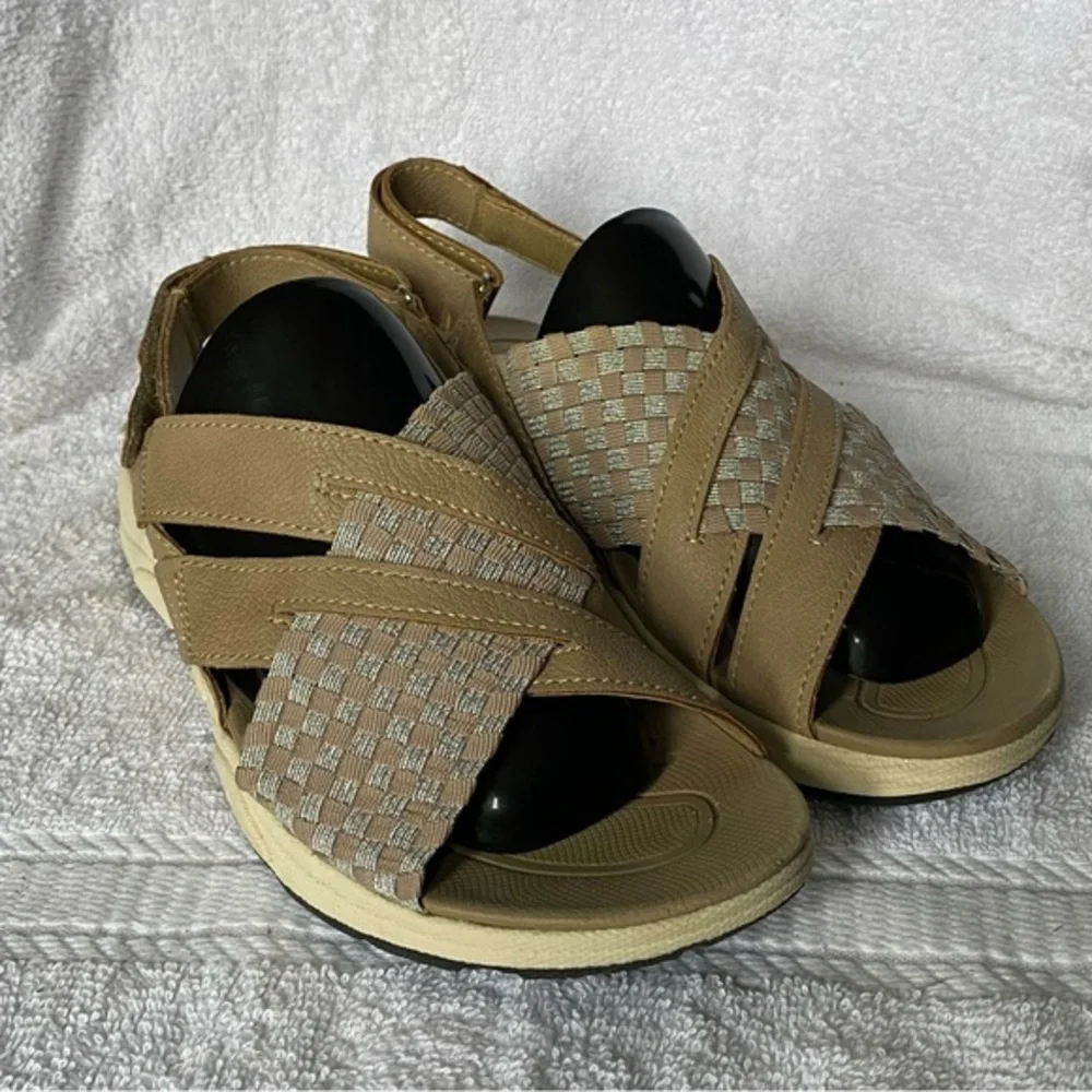 Earth Spirit Shoes Sandals Women’s Size 7 Open Toe Velcro Tan‎
